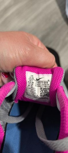 Nike Air Max Invigor Trainers UK 5 / EUR 38 (Grey & Pink)