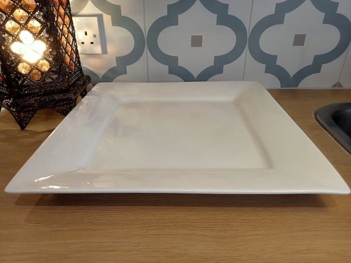 Porcelain 10 Strawberry Street Serving Platter / Plate / Centre Piece, Whittier Collection (40cm)