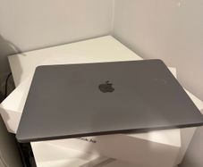 MacBook Air 2020 i7  8GB  256GB Excellent Condition