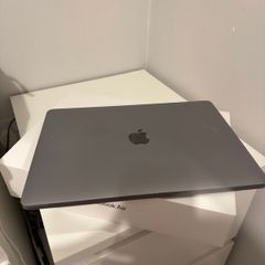 MacBook Air 2020 i7  8GB  256GB Excellent Condition