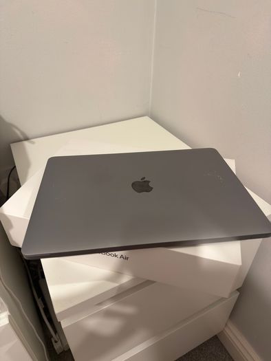 MacBook Air 2020 i7  8GB  256GB Excellent Condition