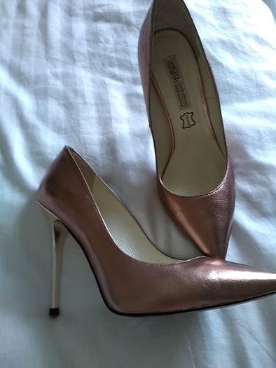 Buffalo rose gold stilettos