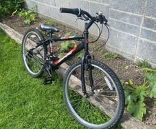 Kids bike black DMC age 9-12 fully serviced