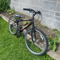 Kids bike black DMC age 9-12 fully serviced