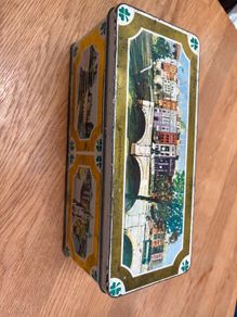 Scenes of Ireland Biscuit Tin