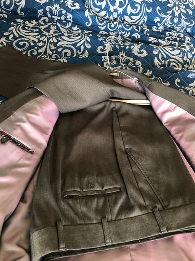 Daniel Grahame 2 piece suit size 42S like new CLEAR OUT