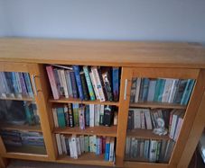 Side cabinet with glass door display