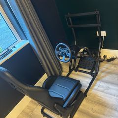 Logitech G920 steering wheel and pedals with ADX firebase RS03 stand and seat