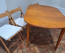 Table and 4 fold up chairs