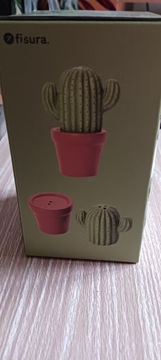 Salt and pepper set
