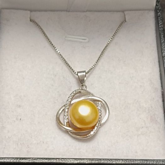 beautiful 925 silver necklace