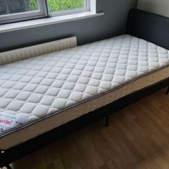 Single matress with bed frame