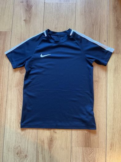Boys Nike Dry Fit T-shirt 10-12years