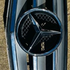 Mercedes W204 Front Grill and badge
