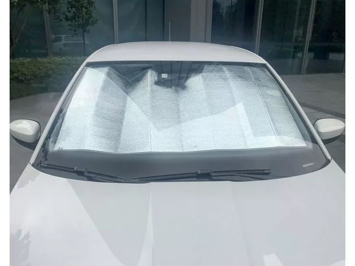 Halfords Essential Medium Silver Windscreen Sunshade