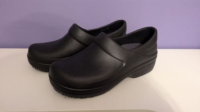 work slip on crocs size 4-5 black