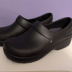 work slip on crocs size 4-5 black