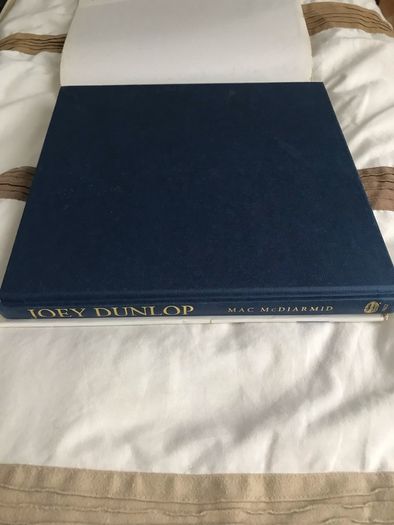Joey Dunlop official biography printed in 2001 by Haynes