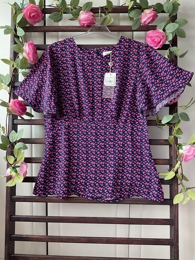 top Bnwt size 12 navy & pink short sleeve vintage inspired top Marc Angelo