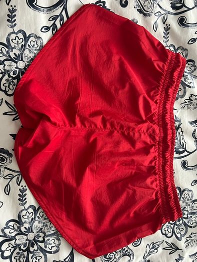 New Never worn Nike shorts Size S