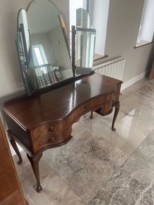 Vintage dresser
