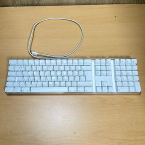Genuine Apple USB Keyboard A1048 (White) QWERTY -  VGC