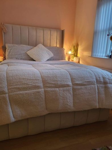 King Sizes 5ft Bed Frames , Mattreses And Beautiful Headboards Instock Offering Free Delivery