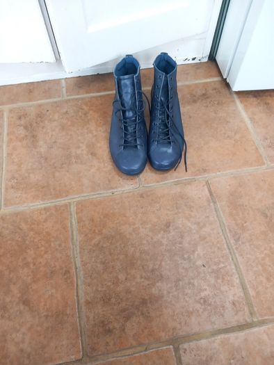 Ecco Navy Soft Leather Laced Boots S42