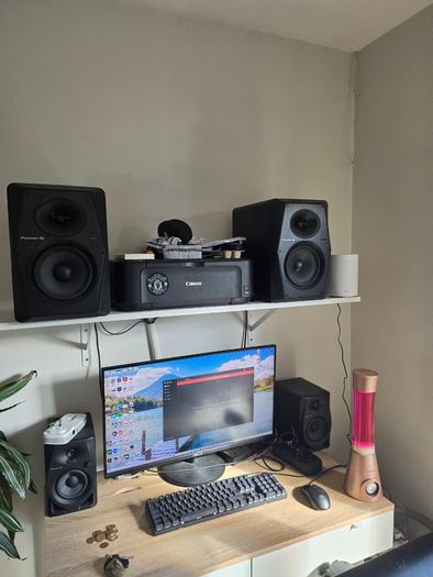 Pioneer vm70 x 2 dj speakers