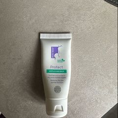 Nipple cream and breast pads