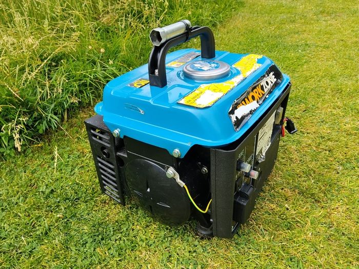 WorkZone 650W Generator with DC Charging at 10A