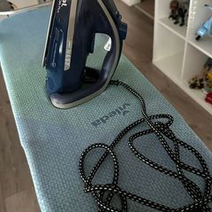 Iron & Ironing board