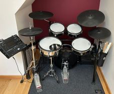 Roland V51 v-drum based kit, as new