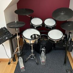 Roland V51 v-drum based kit, as new