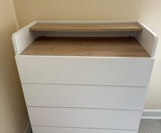 Chest of Drawers with Shelf