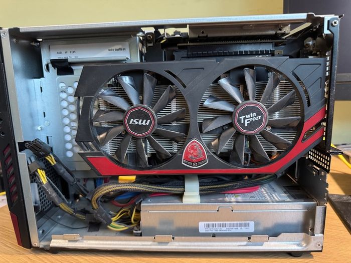 MSI Nightblade i5-6400 Compact Gaming PC