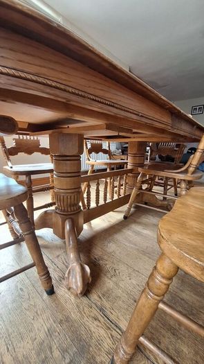 Solid Wood Extendable Dining Table and 6 Chairs