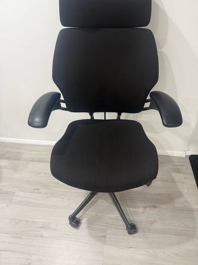Humanscale Freedom Headrest Office Chair