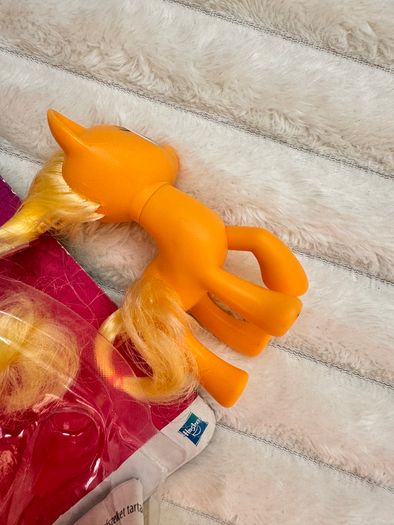 Hasbro My Little Pony Friends Applejack B8924 C1139 figure Only Please see photos