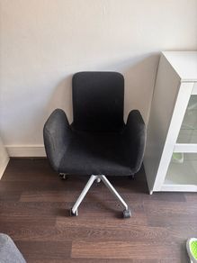 Office / Gaming Chair (FREE)