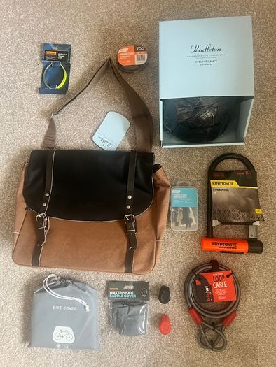 BRAND NEW Pendleton 17 inch Bike and brand new accessories