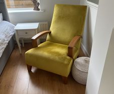 Beautiful Elwood chair in mint condition