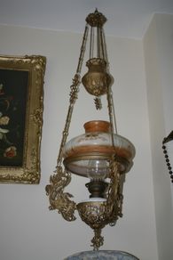 Antique Counter-Weighted  Parlor Oil Lamp