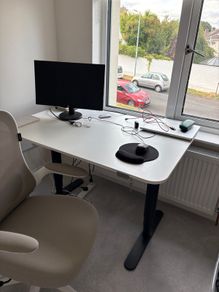 IKEA stand up office desk - electric