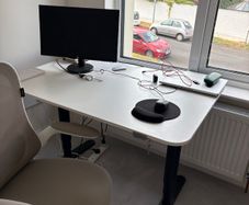 IKEA stand up office desk - electric