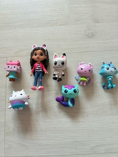 Gaby's Dollhouse figures