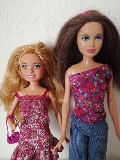 Skipper and Stacey dolls lot d