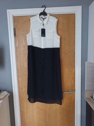 Betty Jackson  Sleevless  Lightweight  Long  Waistcoat/Blouse  S.14.  B.N.W.T.