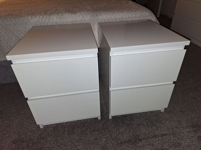 bed side drawers