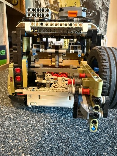 Lego Technic Land Rover Defender 42110 - Box and Manual included